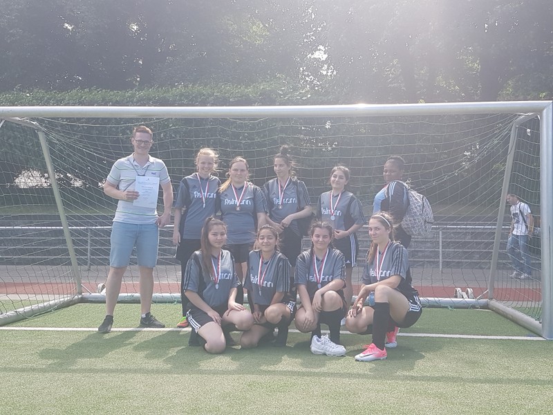 Dritter Platz für die Fußball-Mädchen bei Hamburger Meisterschaft